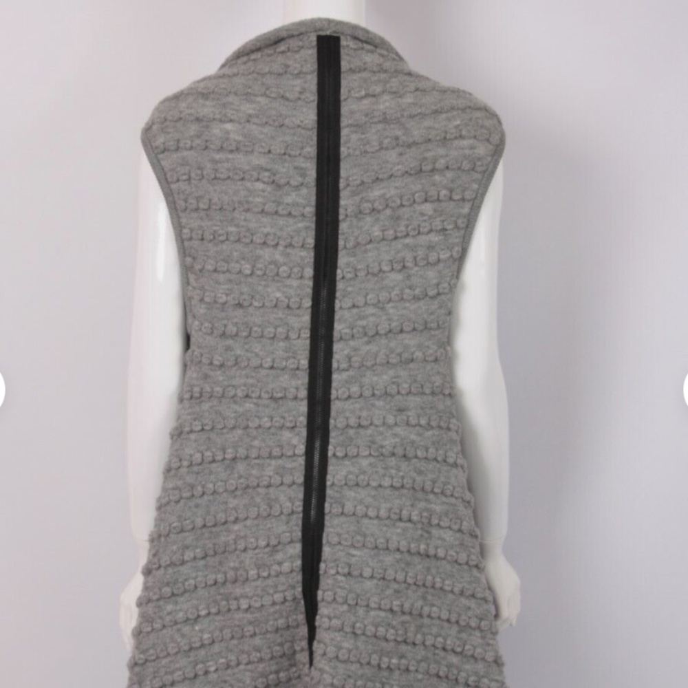 SARAH PACINI Sleeveless Long Cardigan Sweater Vest, Gray, O/S